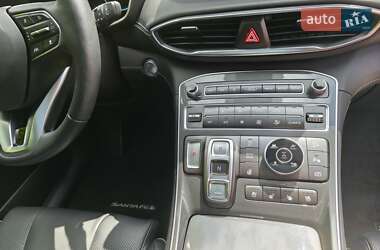Внедорожник / Кроссовер Hyundai Santa FE 2021 в 
