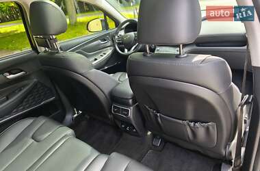 Внедорожник / Кроссовер Hyundai Santa FE 2021 в 