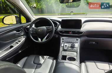 Внедорожник / Кроссовер Hyundai Santa FE 2021 в 