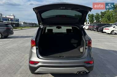 Внедорожник / Кроссовер Hyundai Santa FE 2015 в 