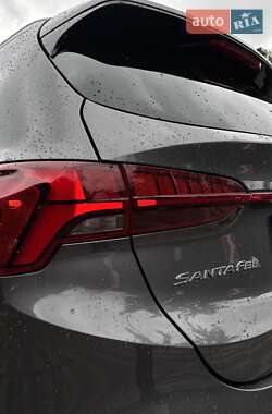 Внедорожник / Кроссовер Hyundai Santa FE 2022 в 