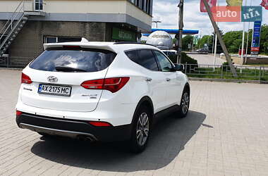 Внедорожник / Кроссовер Hyundai Santa FE 2015 в 