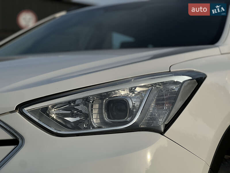 Позашляховик / Кросовер Hyundai Santa FE 2013 в Ужгороді