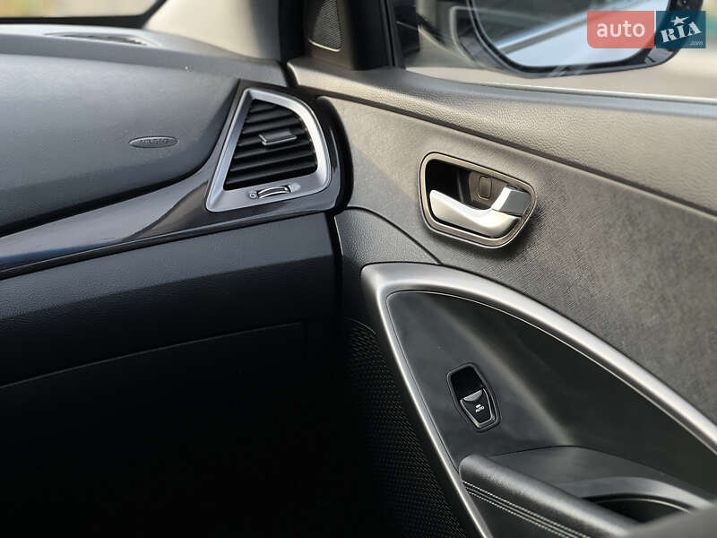 Позашляховик / Кросовер Hyundai Santa FE 2013 в Ужгороді