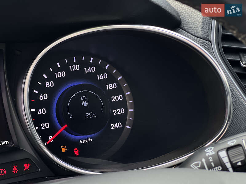 Позашляховик / Кросовер Hyundai Santa FE 2013 в Ужгороді