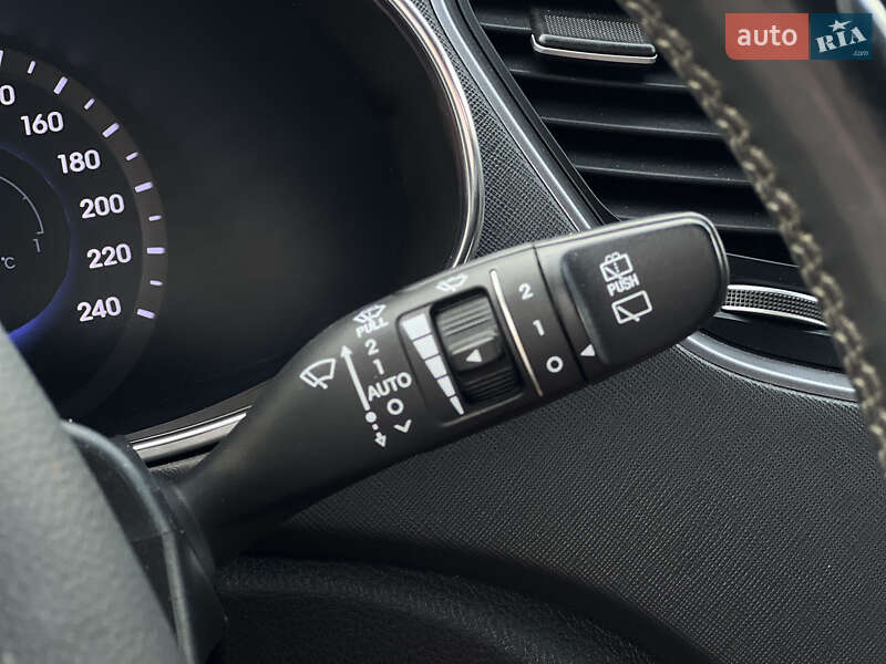 Позашляховик / Кросовер Hyundai Santa FE 2013 в Ужгороді