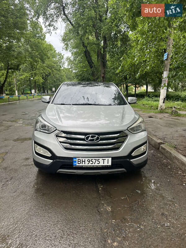 Позашляховик / Кросовер Hyundai Santa FE 2012 в Саврані