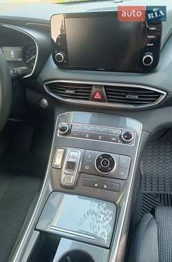 Внедорожник / Кроссовер Hyundai Santa FE 2022 в 