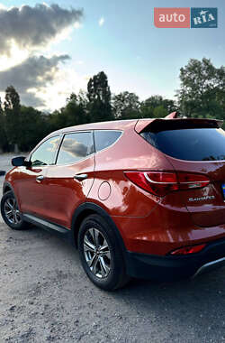Внедорожник / Кроссовер Hyundai Santa FE 2015 в 