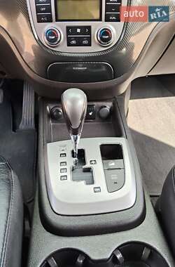 Внедорожник / Кроссовер Hyundai Santa FE 2012 в 