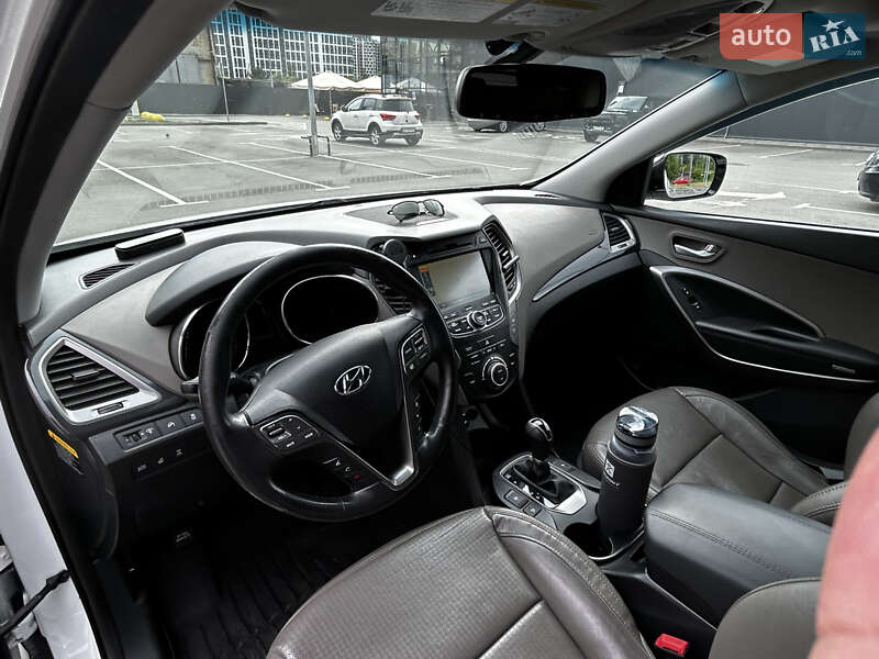 Внедорожник / Кроссовер Hyundai Santa FE 2015 в Киеве фото 6 Внедорожник / Кроссовер Hyundai Santa FE 2015 в Киеве