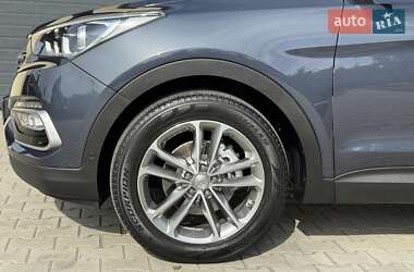 Позашляховик / Кросовер Hyundai Santa FE 2016 в 