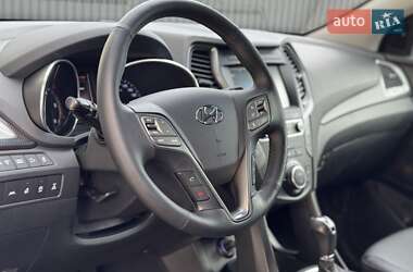 Позашляховик / Кросовер Hyundai Santa FE 2016 в 