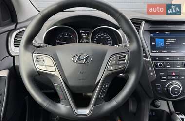 Позашляховик / Кросовер Hyundai Santa FE 2016 в 