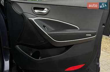 Позашляховик / Кросовер Hyundai Santa FE 2016 в 