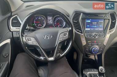Позашляховик / Кросовер Hyundai Santa FE 2014 в 