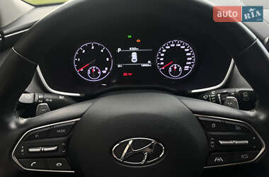 Внедорожник / Кроссовер Hyundai Santa FE 2021 в 