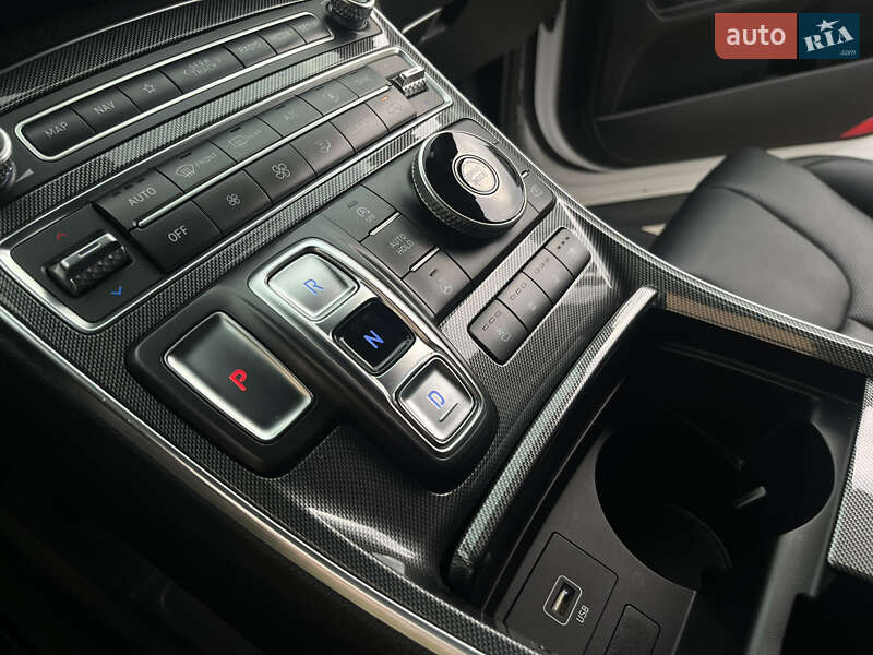 Позашляховик / Кросовер Hyundai Santa FE 2021 в Умані