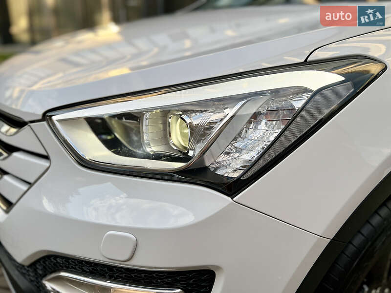 Позашляховик / Кросовер Hyundai Santa FE 2014 в Івано-Франківську