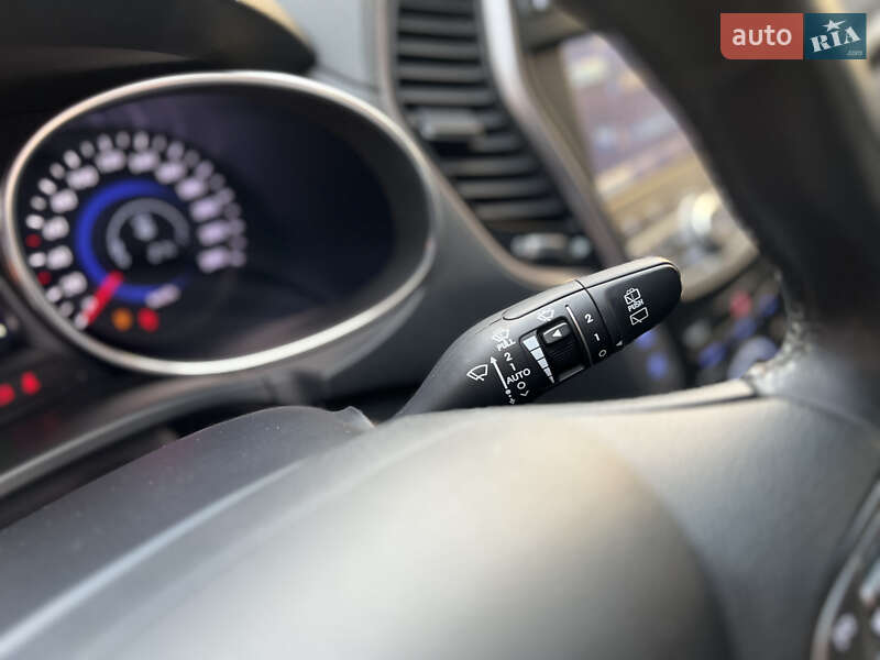 Позашляховик / Кросовер Hyundai Santa FE 2014 в Івано-Франківську