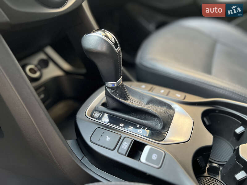Позашляховик / Кросовер Hyundai Santa FE 2014 в Івано-Франківську