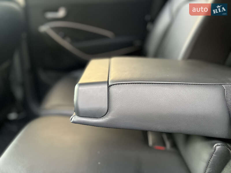 Позашляховик / Кросовер Hyundai Santa FE 2014 в Івано-Франківську