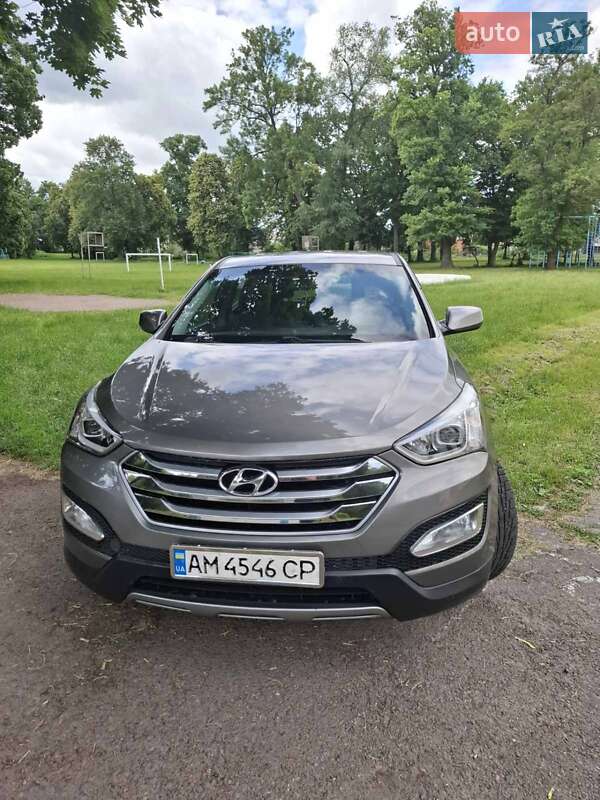 Позашляховик / Кросовер Hyundai Santa FE 2015 в Андрушівці