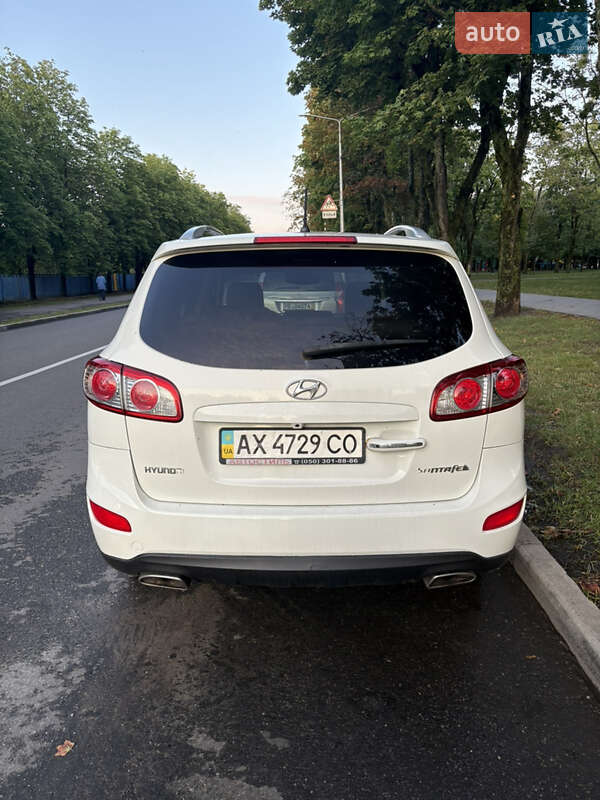 Позашляховик / Кросовер Hyundai Santa FE 2011 в Харкові