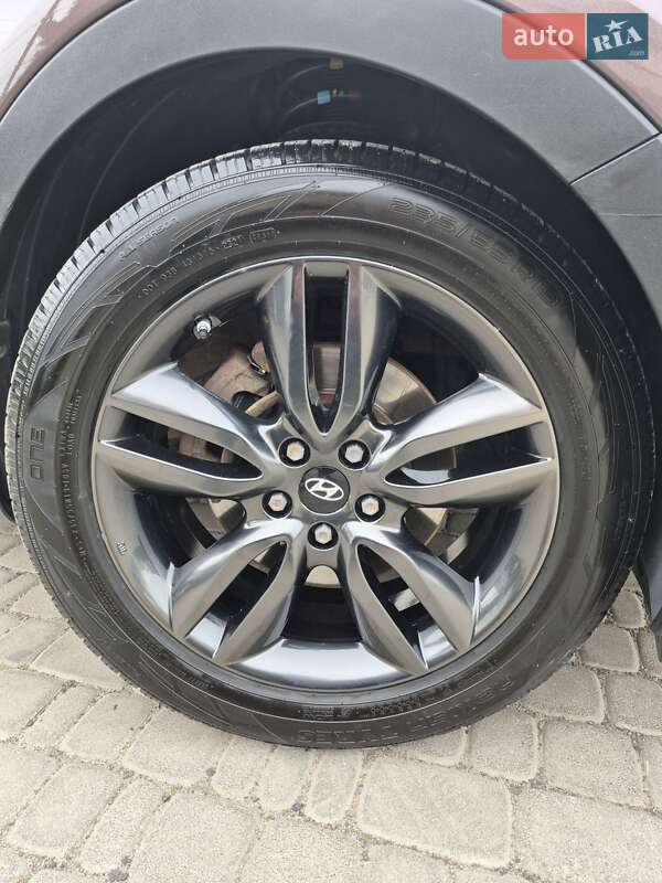 Внедорожник / Кроссовер Hyundai Santa FE 2014 в Нововолынске