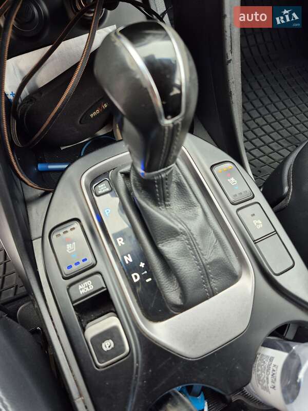 Внедорожник / Кроссовер Hyundai Santa FE 2014 в Нововолынске