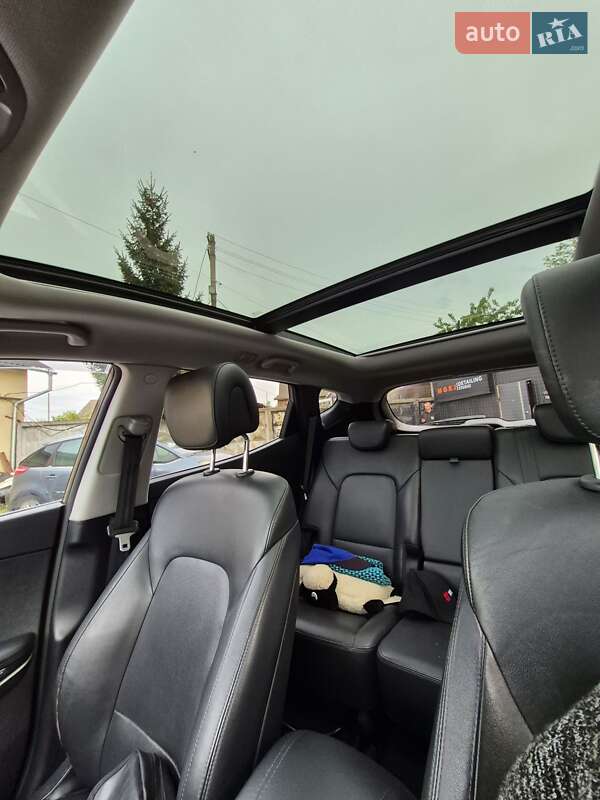 Внедорожник / Кроссовер Hyundai Santa FE 2014 в Нововолынске