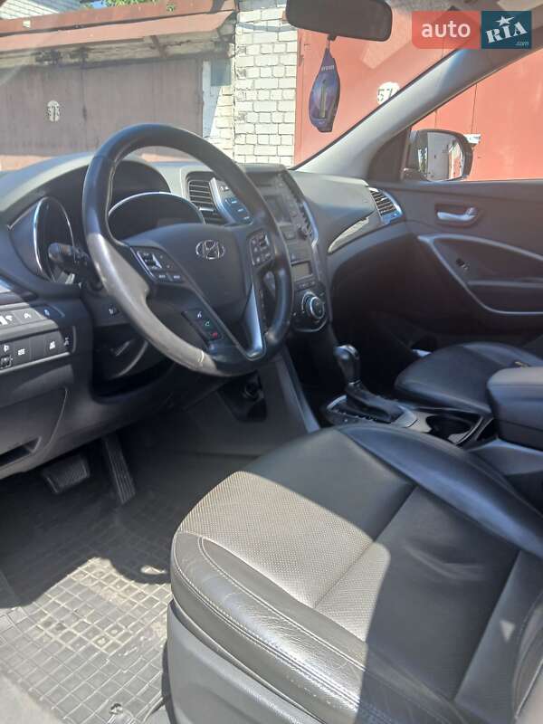 Позашляховик / Кросовер Hyundai Santa FE 2015 в Черкасах