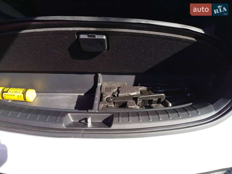 Позашляховик / Кросовер Hyundai Santa FE 2016 в Одесі