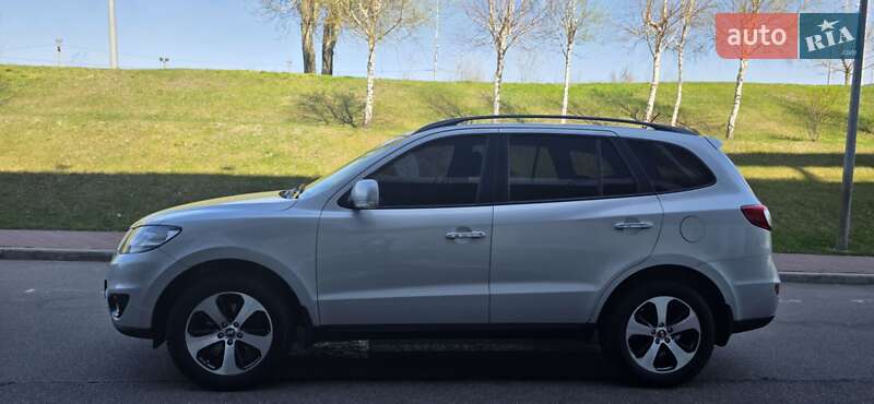 Позашляховик / Кросовер Hyundai Santa FE 2012 в Києві