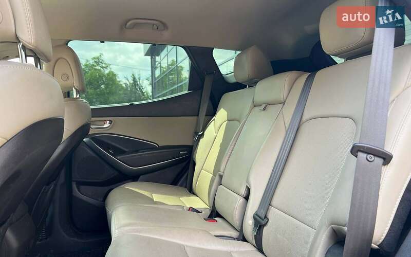 Позашляховик / Кросовер Hyundai Santa FE 2016 в Івано-Франківську