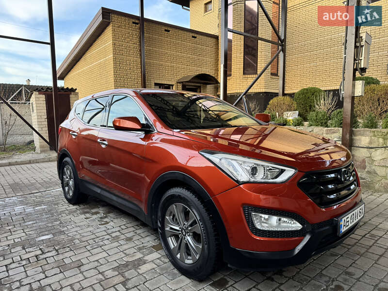 Позашляховик / Кросовер Hyundai Santa FE 2015 в Дніпрі