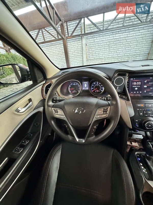 Позашляховик / Кросовер Hyundai Santa FE 2015 в Дніпрі