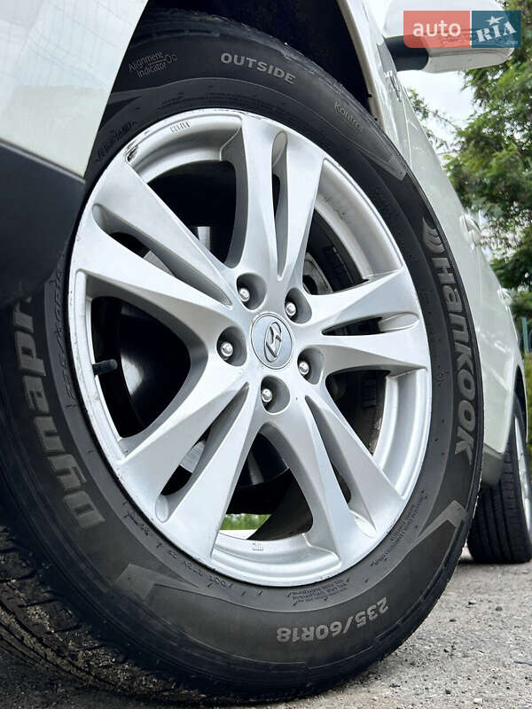 Внедорожник / Кроссовер Hyundai Santa FE 2011 в Сумах