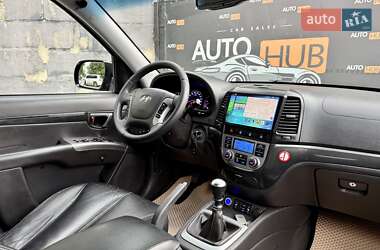 Позашляховик / Кросовер Hyundai Santa FE 2011 в 