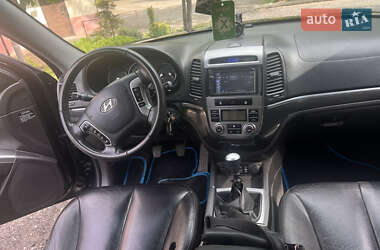 Позашляховик / Кросовер Hyundai Santa FE 2011 в 