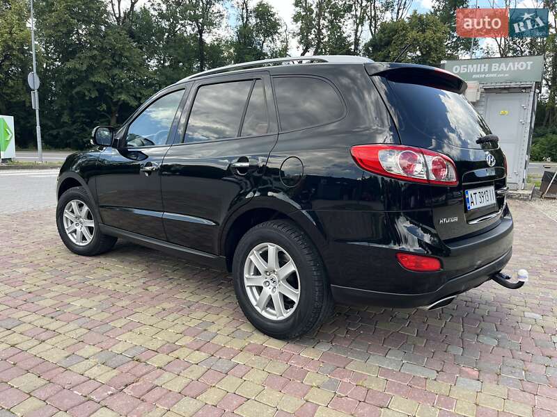 Внедорожник / Кроссовер Hyundai Santa FE 2010 в Калуше
