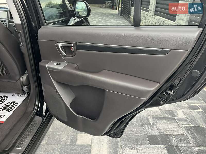 Внедорожник / Кроссовер Hyundai Santa FE 2010 в Калуше