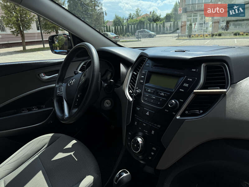 Позашляховик / Кросовер Hyundai Santa FE 2016 в Івано-Франківську