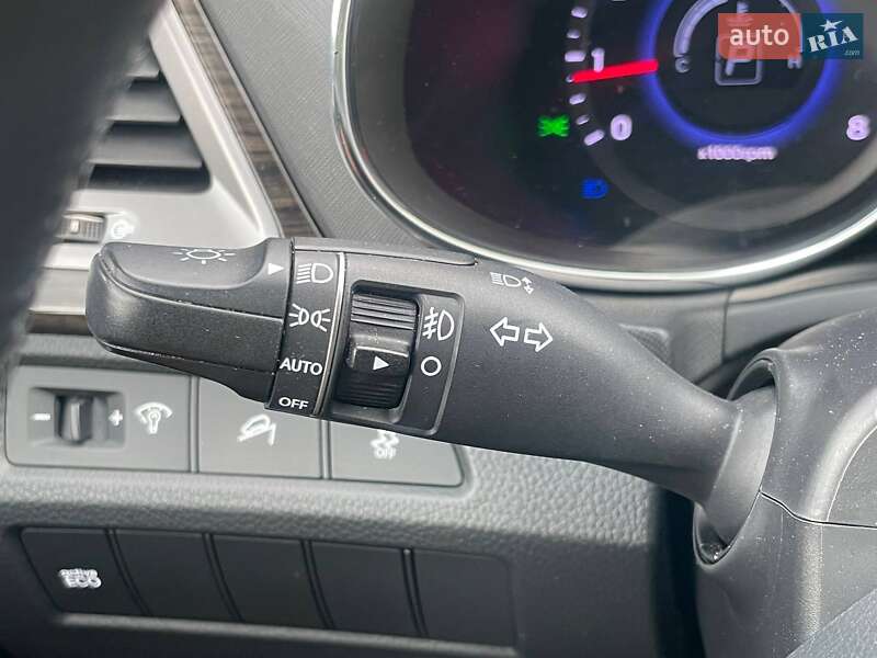Внедорожник / Кроссовер Hyundai Santa FE 2012 в Киеве