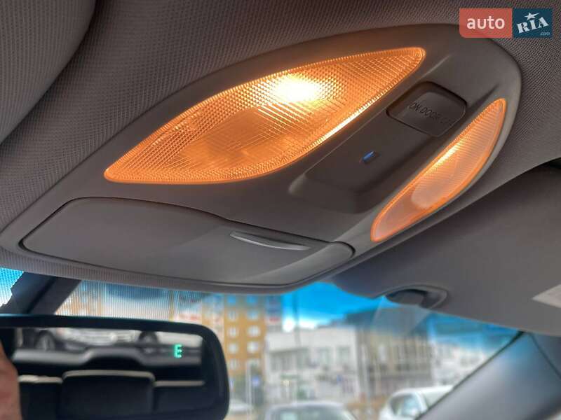 Внедорожник / Кроссовер Hyundai Santa FE 2012 в Киеве