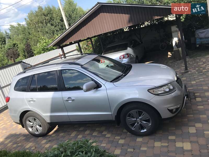 Внедорожник / Кроссовер Hyundai Santa FE 2012 в Киеве