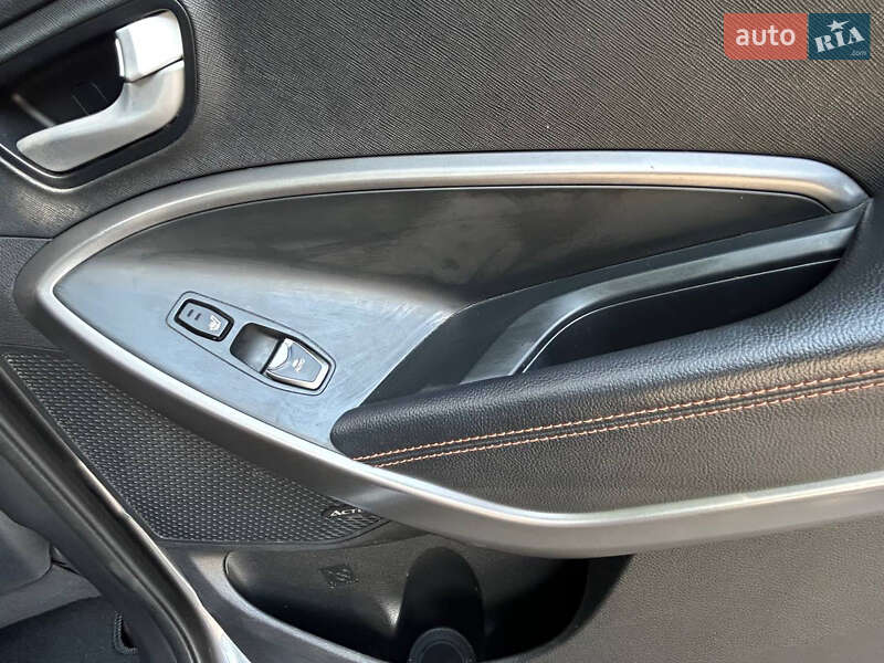 Внедорожник / Кроссовер Hyundai Santa FE 2014 в Одессе фото 10 Внедорожник / Кроссовер Hyundai Santa FE 2014 в Одессе