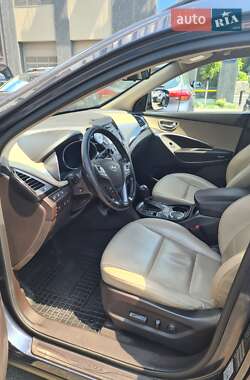 Внедорожник / Кроссовер Hyundai Santa FE 2013 в 