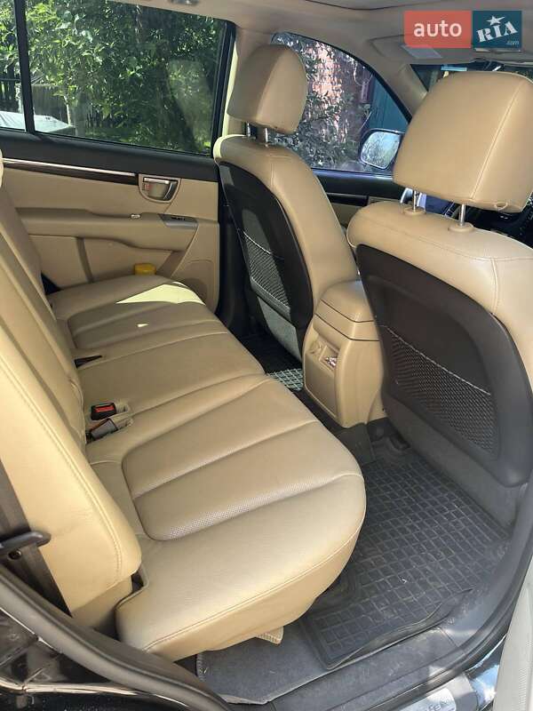 Позашляховик / Кросовер Hyundai Santa FE 2012 в Ромнах