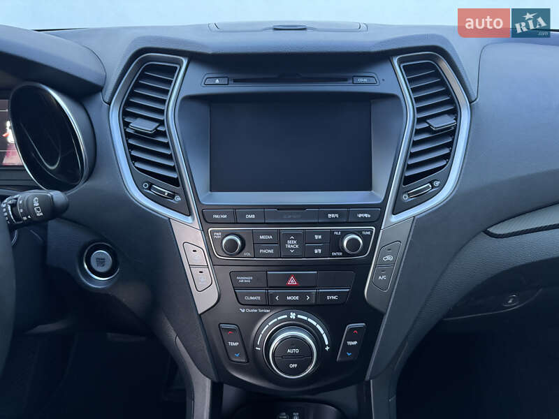 Внедорожник / Кроссовер Hyundai Santa FE 2015 в Луцке